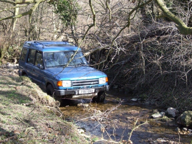  ¡A través de lechos de ríos! 